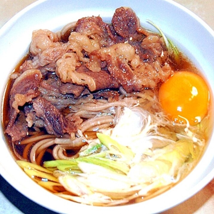 すき焼き風温蕎麦!べこ月見そば♪